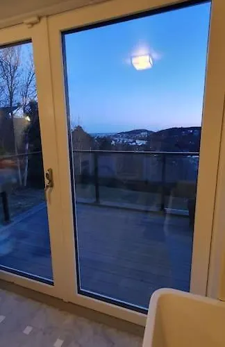 Stor Enebolig Med Oppvarmet Basseng Villaer Kristiansand