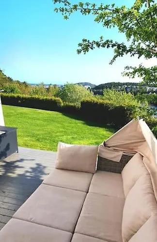 Stor Enebolig Med Oppvarmet Basseng * Kristiansand