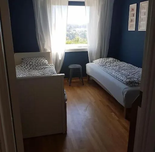 Villaer Stor Enebolig Med Oppvarmet Basseng *