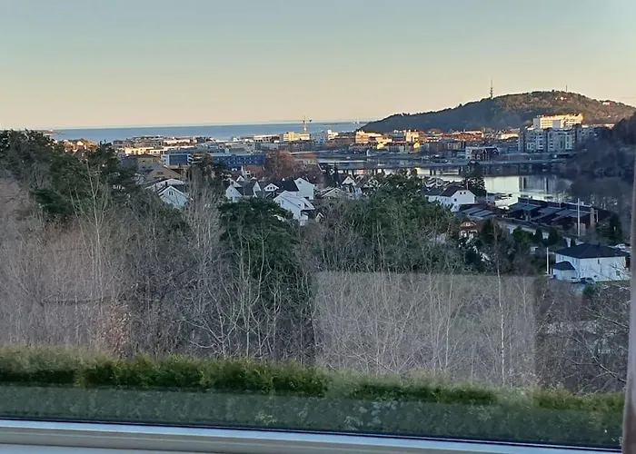 Stor Enebolig Med Oppvarmet Basseng Kristiansand