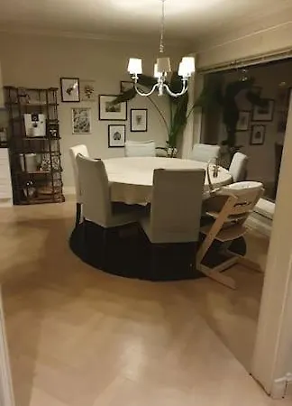 Stor Enebolig Med Oppvarmet Basseng * Kristiansand