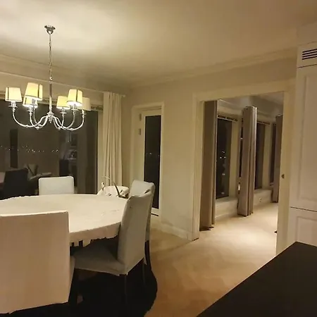 Villa Stor Enebolig Med Oppvarmet Basseng