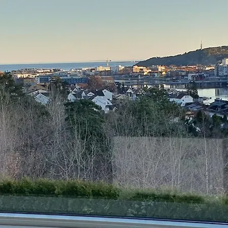 Stor Enebolig Med Oppvarmet Basseng クリスティアンサン